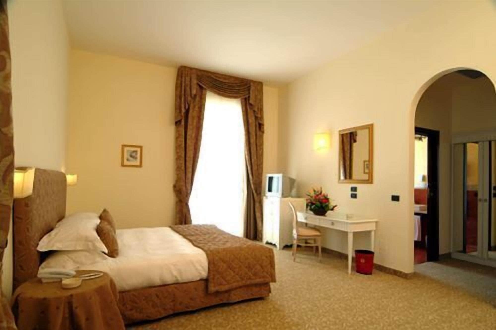 San Paolo Al Convento Hotel Trani Kültér fotó